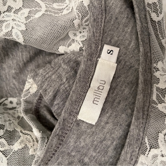 Cropped Grey T-shirt with White Lace Overlay - Picture 6 of 6